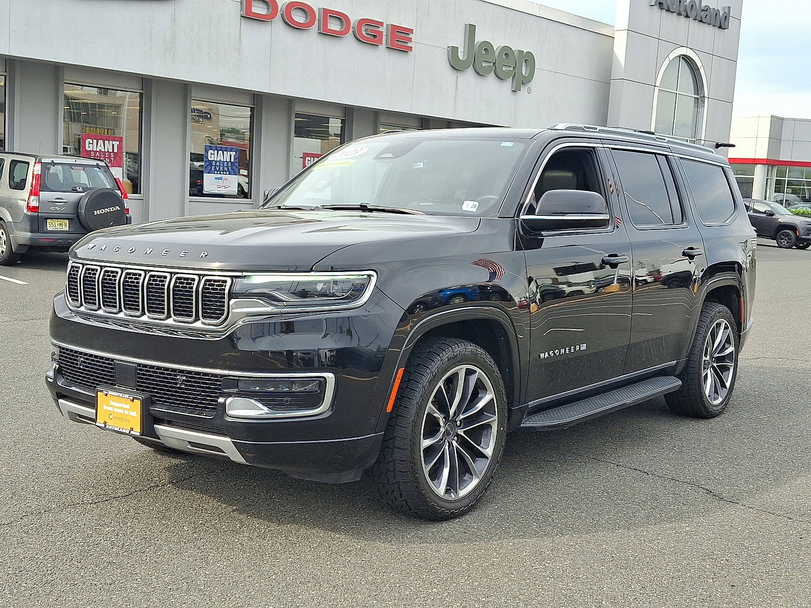 Used 2023 Jeep Wagoneer Series II w/ Premium Group I AWD/4WD image 3