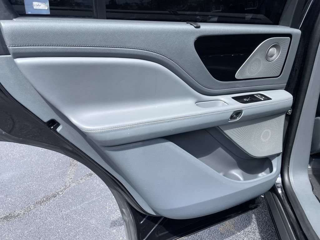 Used 2020 Lincoln Aviator Reserve w/ Equipment Group 202A AWD/4WD image 22