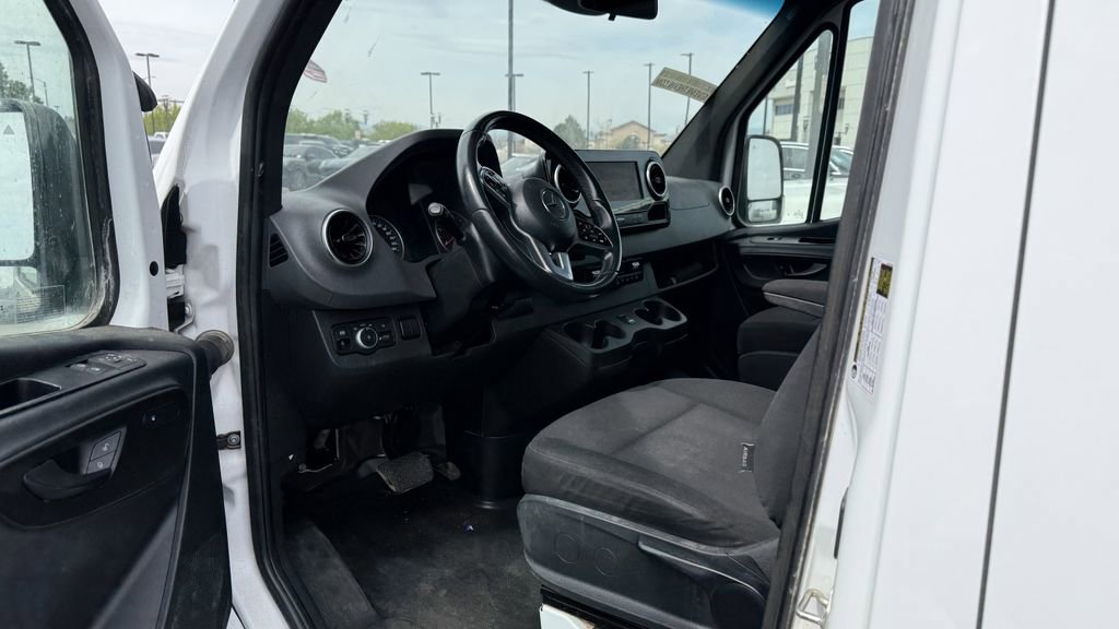 Used 2024 Mercedes-Benz Sprinter 2500 image 3