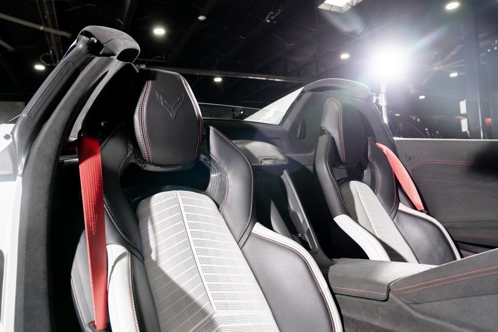 Used 2023 Chevrolet Corvette Z06 RWD image 16