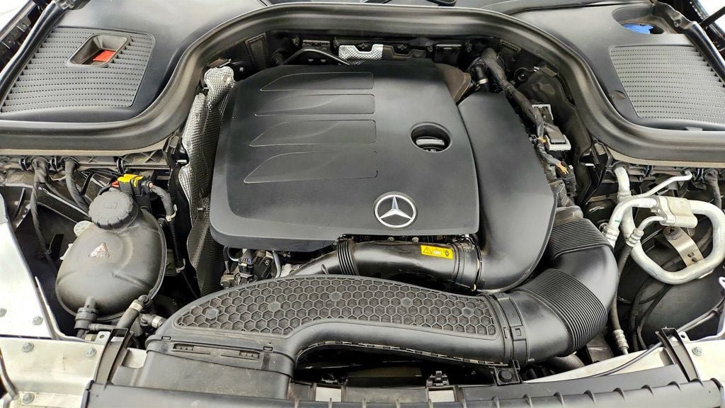 Used 2022 Mercedes-Benz GLC 300 image 25