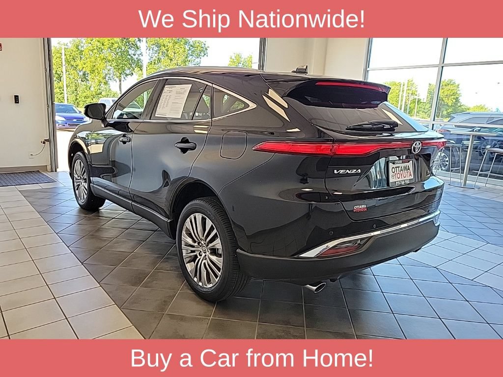 Used 2024 Toyota Venza XLE AWD/4WD image 7