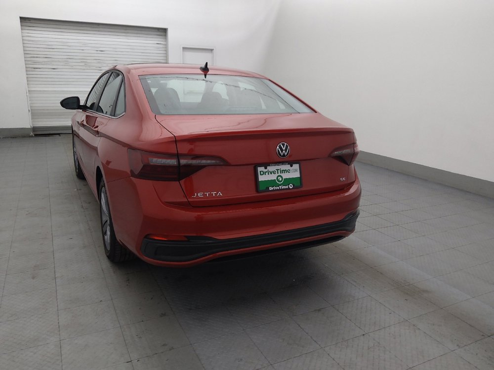 Used 2023 Volkswagen Jetta SE w/ Panoramic Sunroof Package FWD image 5