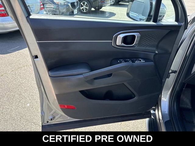 Used 2023 Kia Sorento EX AWD/4WD image 13