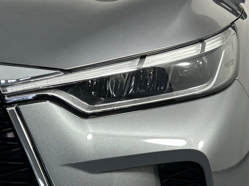 Used 2023 INFINITI QX60 Pure image 3