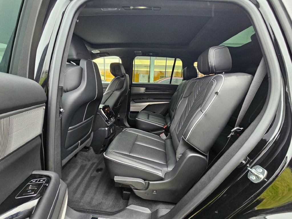Certified 2026 Cadillac Vistiq Sport w/ LPO, Floor Liner Package AWD/4WD image 15