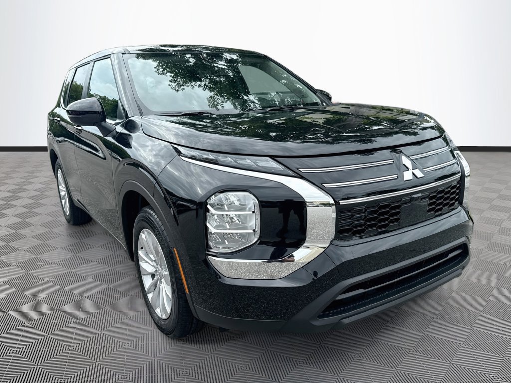 New 2026 Mitsubishi Outlander ES FWD image 3