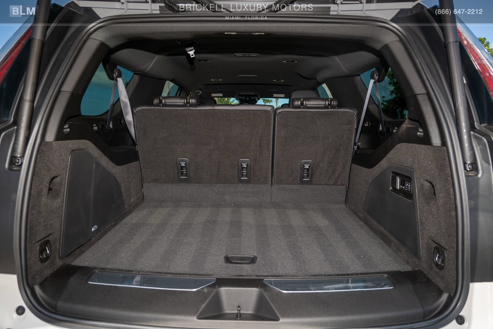 Used 2024 Cadillac Escalade ESV Luxury AWD/4WD image 14