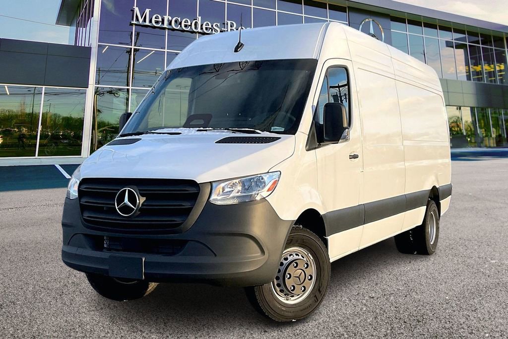 New 2025 Mercedes-Benz Sprinter 4500 image 2