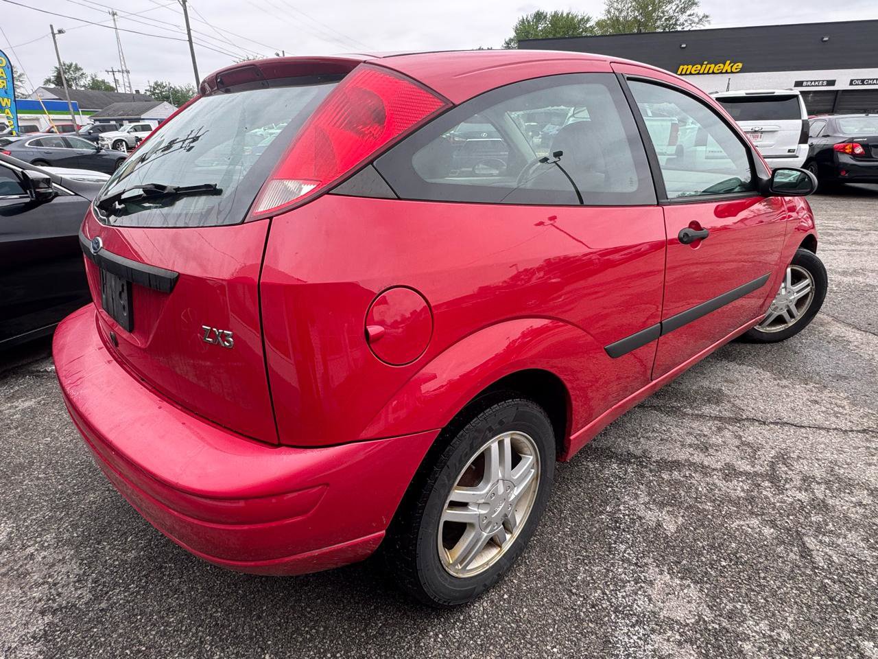 Used 2004 Ford Focus ZX3 Hatchback FWD image 5