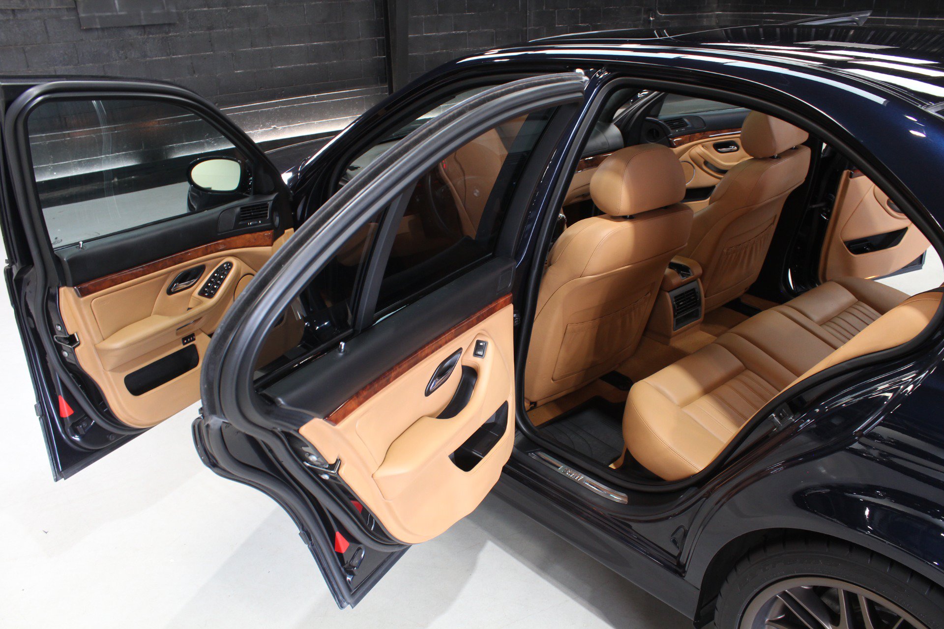Used 2002 BMW M5 RWD image 30