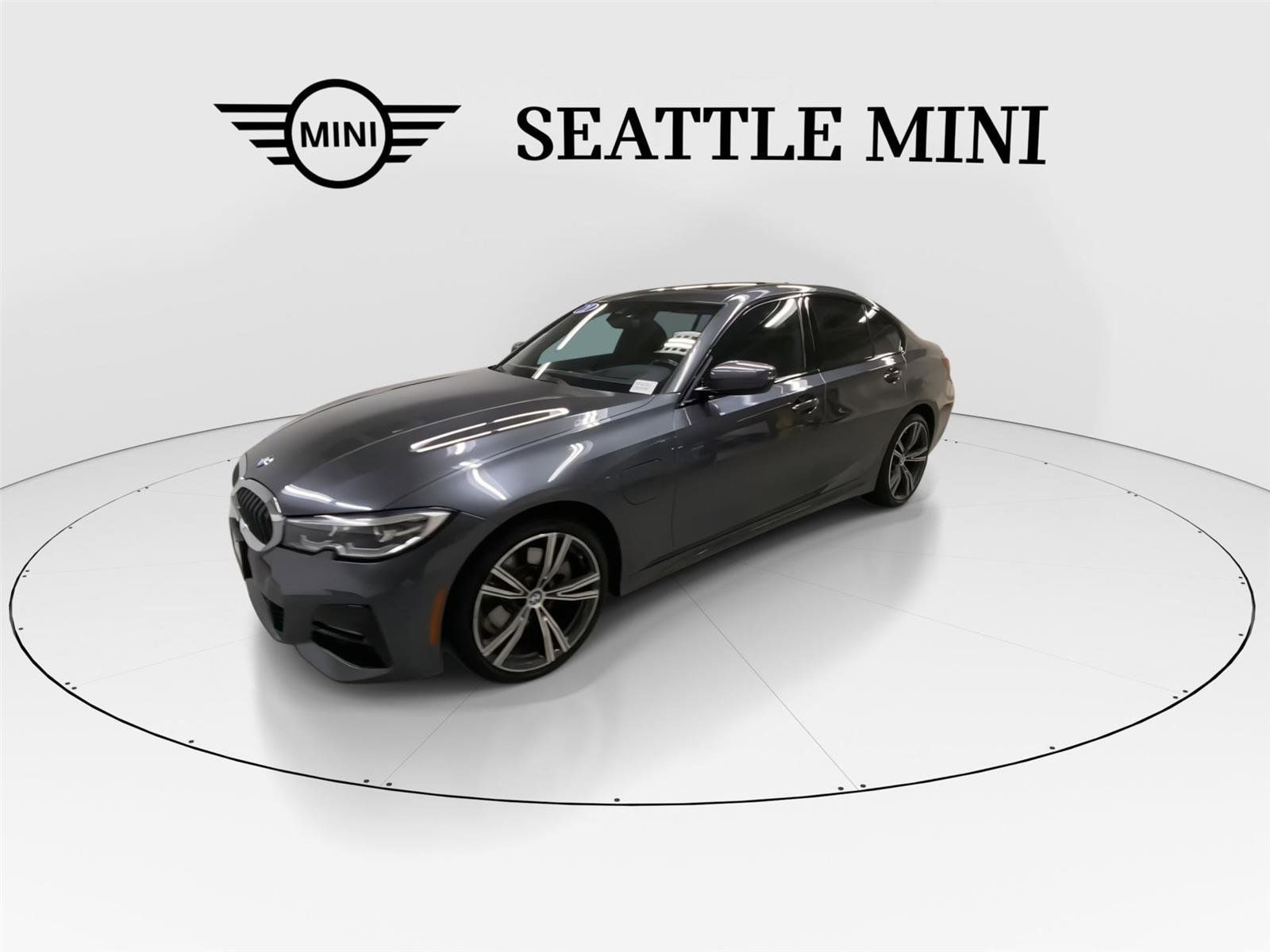 Used 2021 BMW 330e xDrive w/ M Sport Package image 5