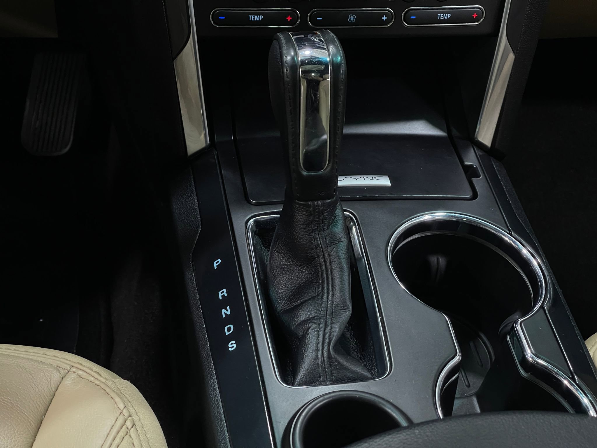 Used 2017 Ford Explorer Limited image 29