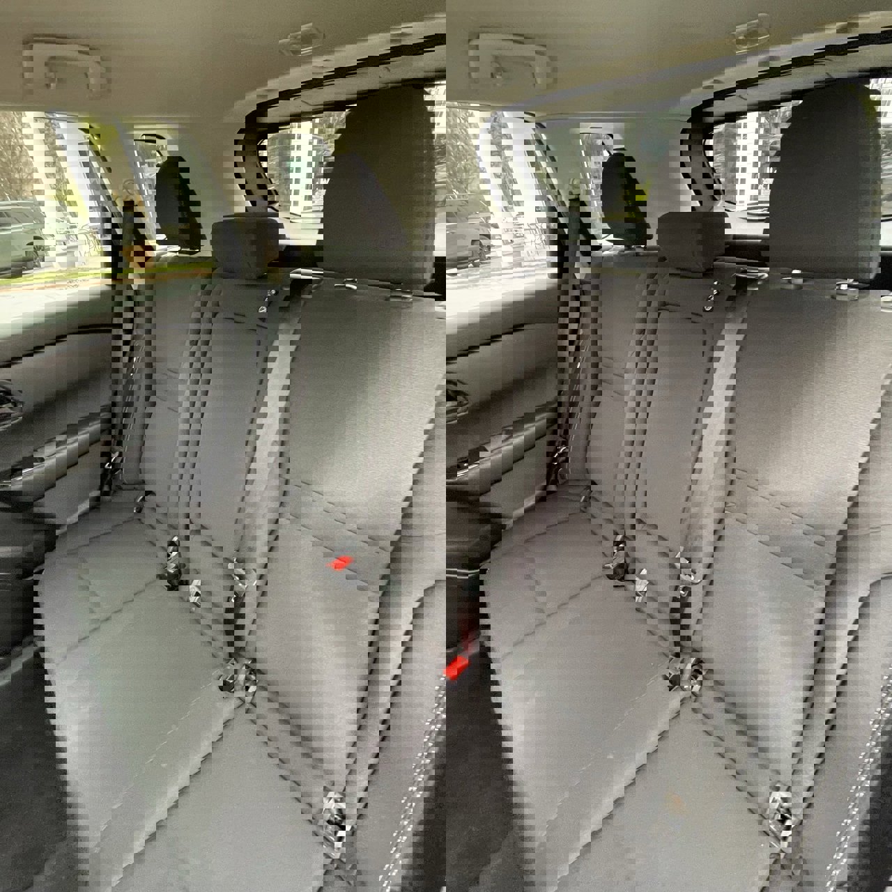 Used 2024 Nissan Rogue S image 23