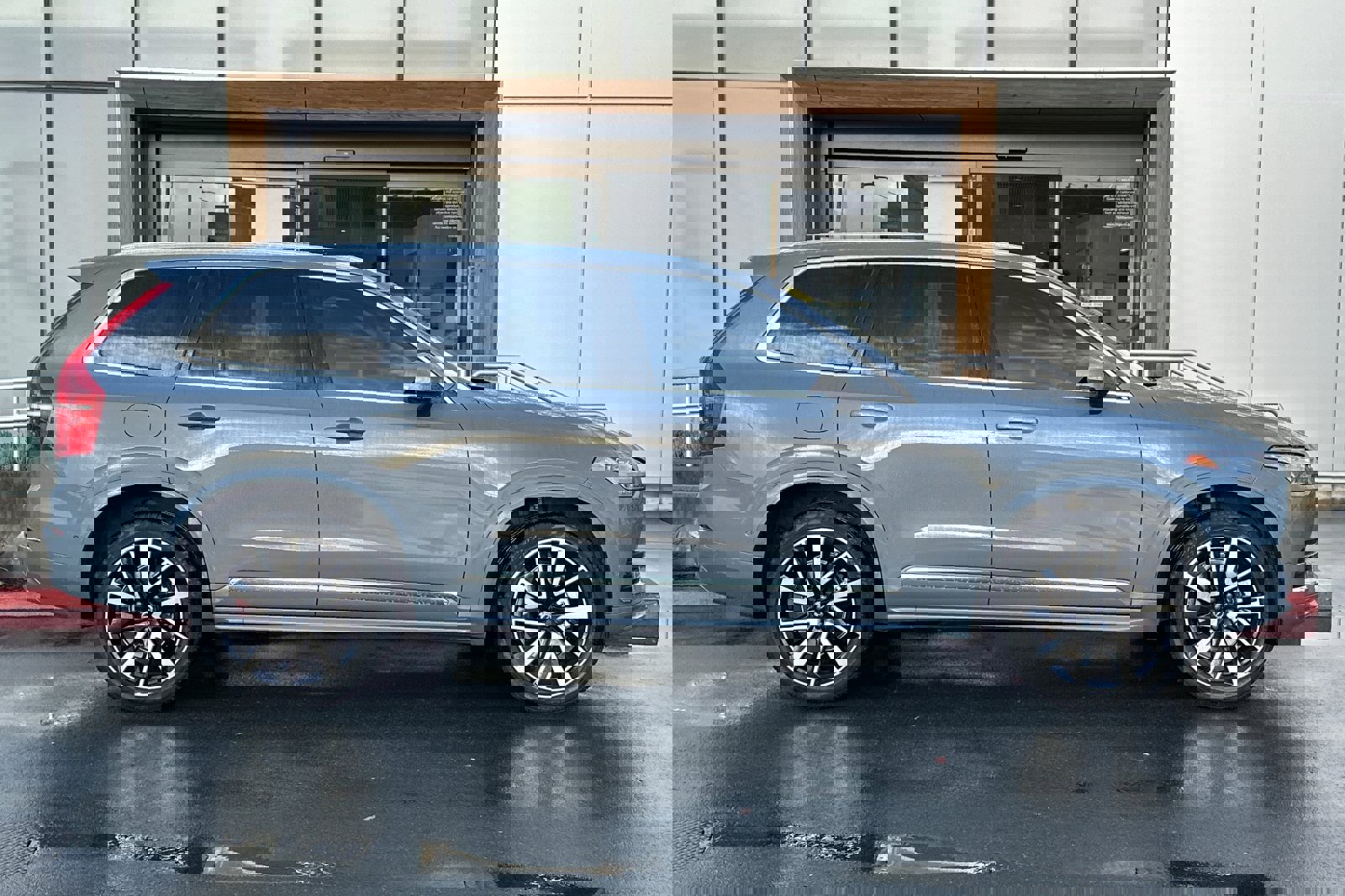 Certified 2023 Volvo XC90 B6 Plus w/ Protection Package Premier image 9