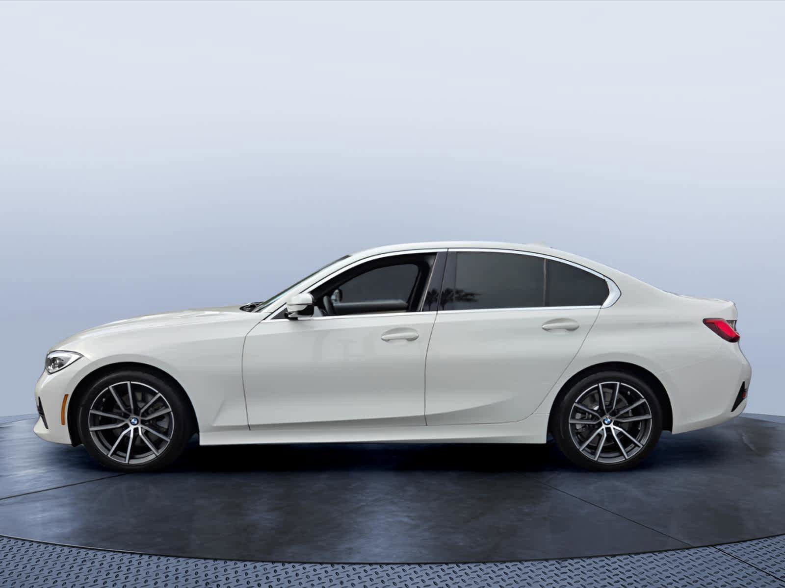 Used 2021 BMW 330i Sedan w/ Driving Assistance Package RWD image 3
