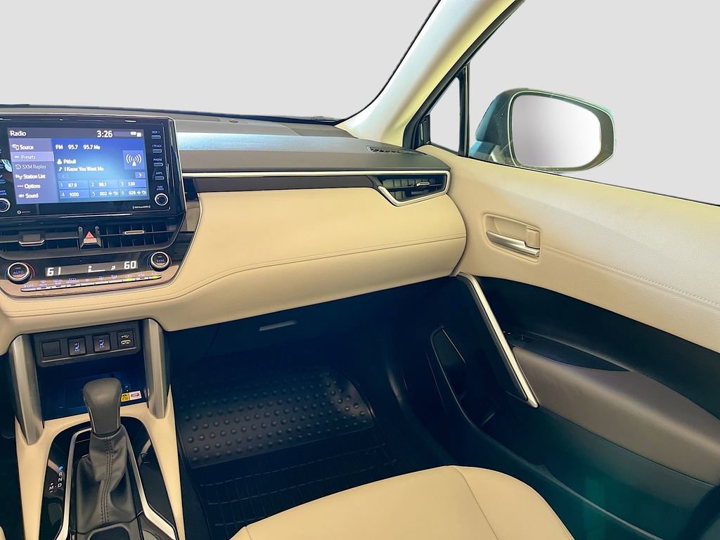 Used 2022 Toyota Corolla Cross XLE w/ Convenience Package FWD image 24