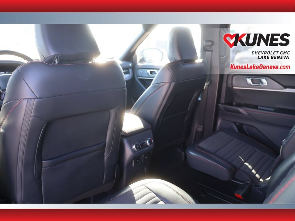 Used 2025 Ford Explorer ST-Line AWD/4WD image 25