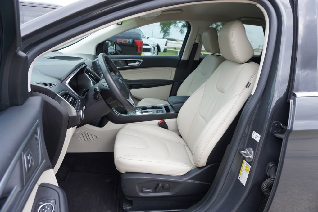 Used 2021 Ford Edge Titanium image 7