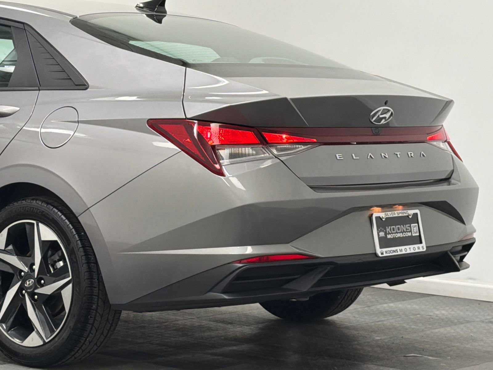 Used 2023 Hyundai Elantra SEL w/ Convenience Package FWD image 7
