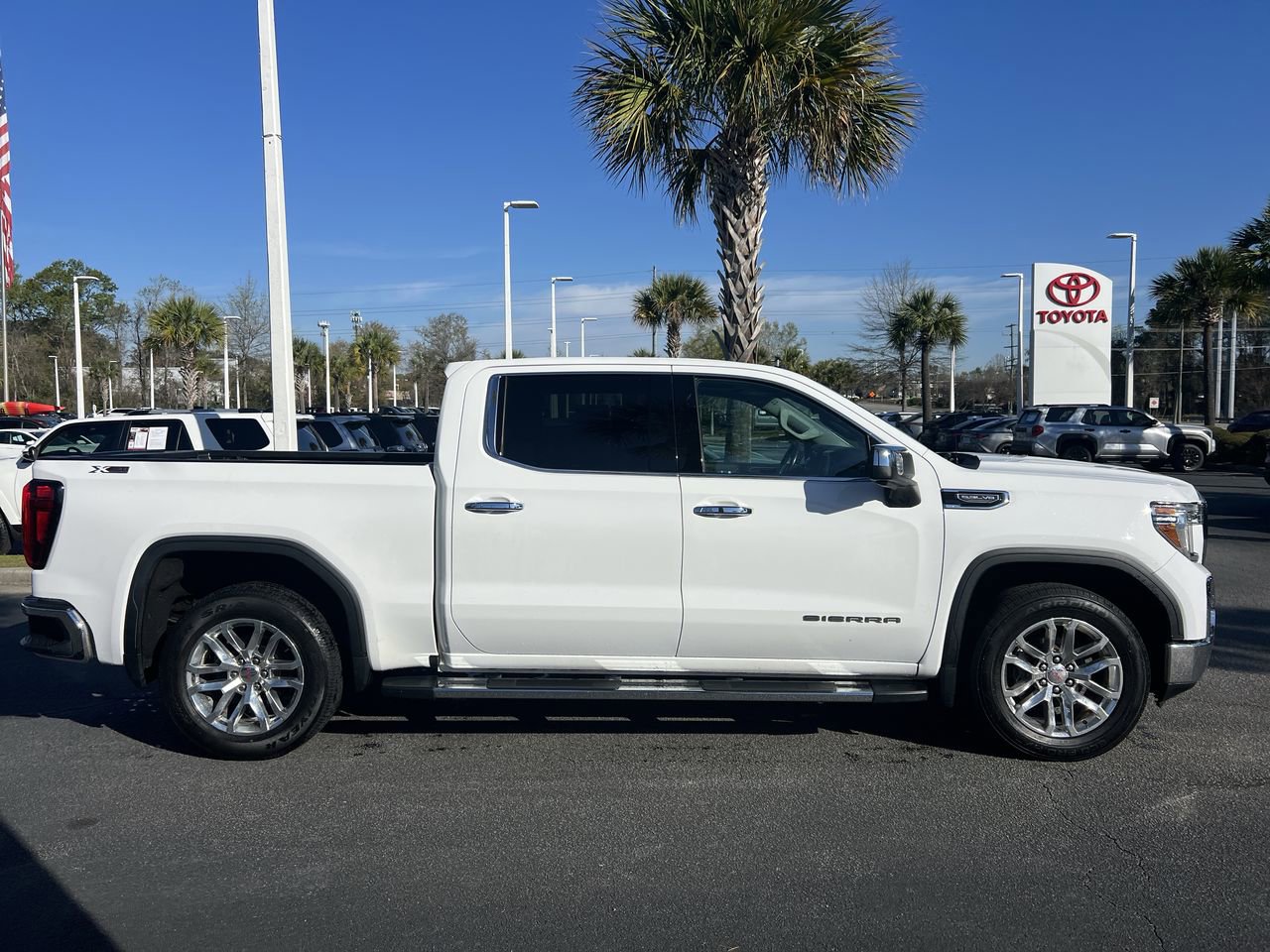 Used 2020 GMC Sierra 1500 SLT w/ SLT Premium Plus Package AWD/4WD image 11