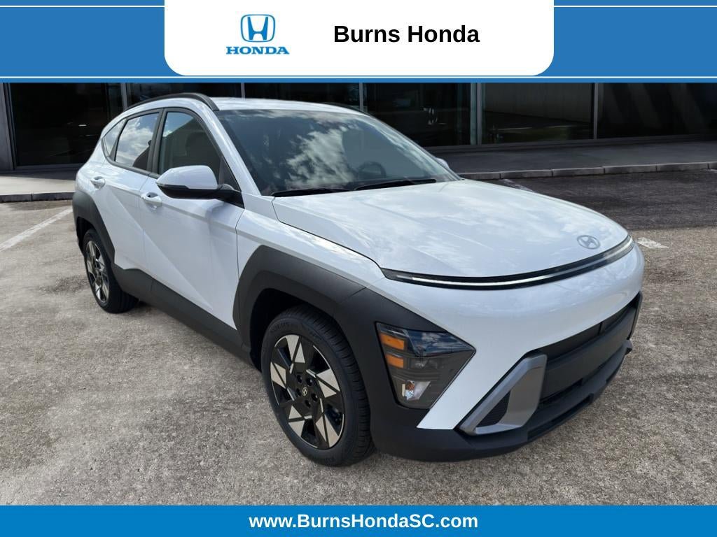 Used 2025 Hyundai Kona SEL image 1