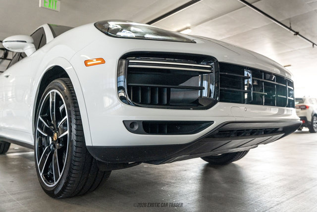 Used 2023 Porsche Cayenne Turbo AWD/4WD image 65