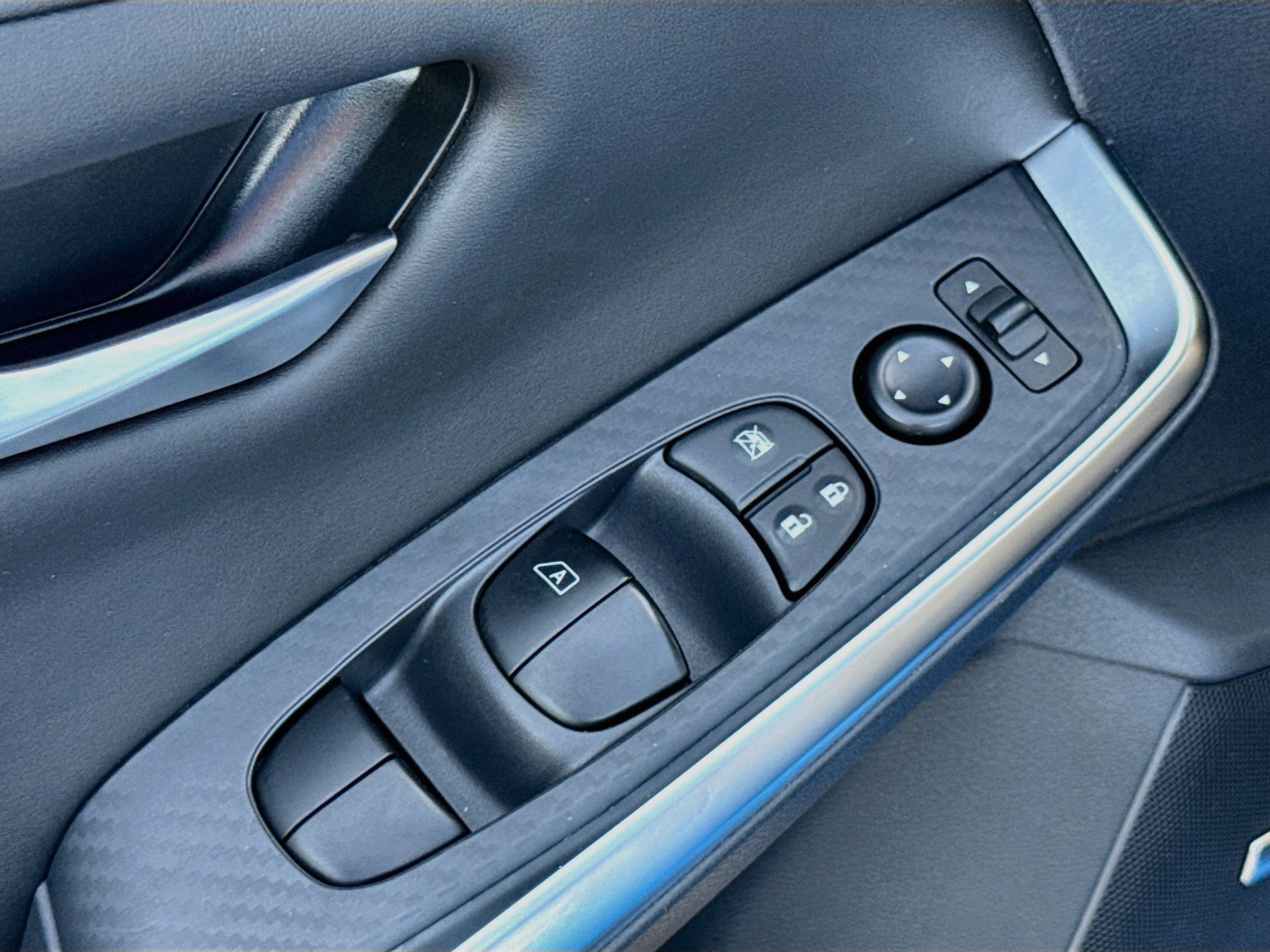 Certified 2025 Nissan Sentra SR w/ SR Premium Package FWD image 10