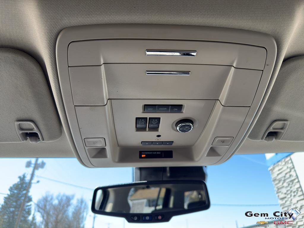 Used 2020 GMC Yukon XL Denali w/ Denali Premium Package AWD/4WD image 25