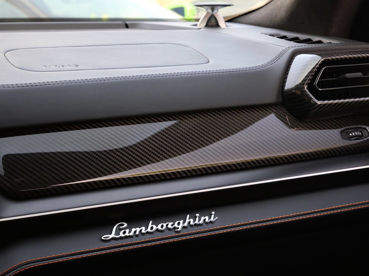 Used 2025 Lamborghini Urus S AWD/4WD image 19