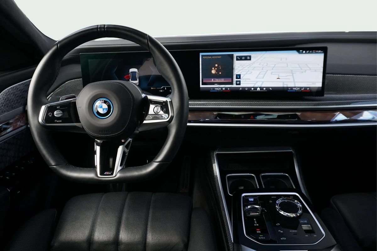 Used 2023 BMW i7 xDrive60 w/ Executive Package 2 AWD/4WD image 26