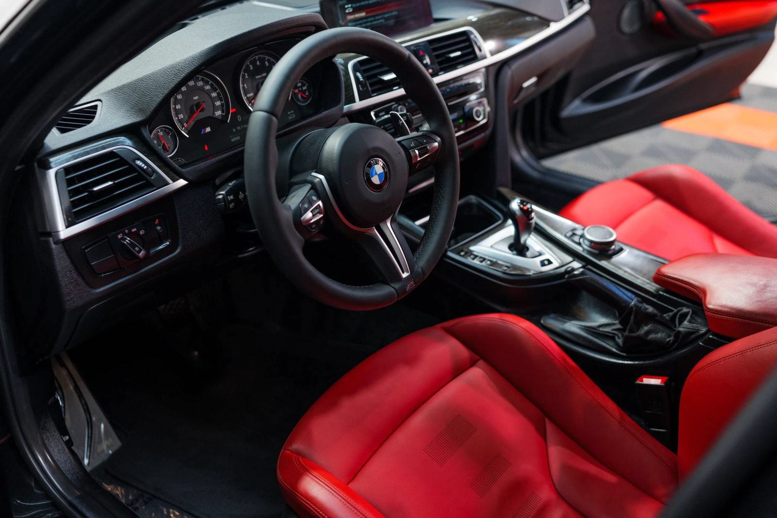 Used 2017 BMW M3 RWD image 19