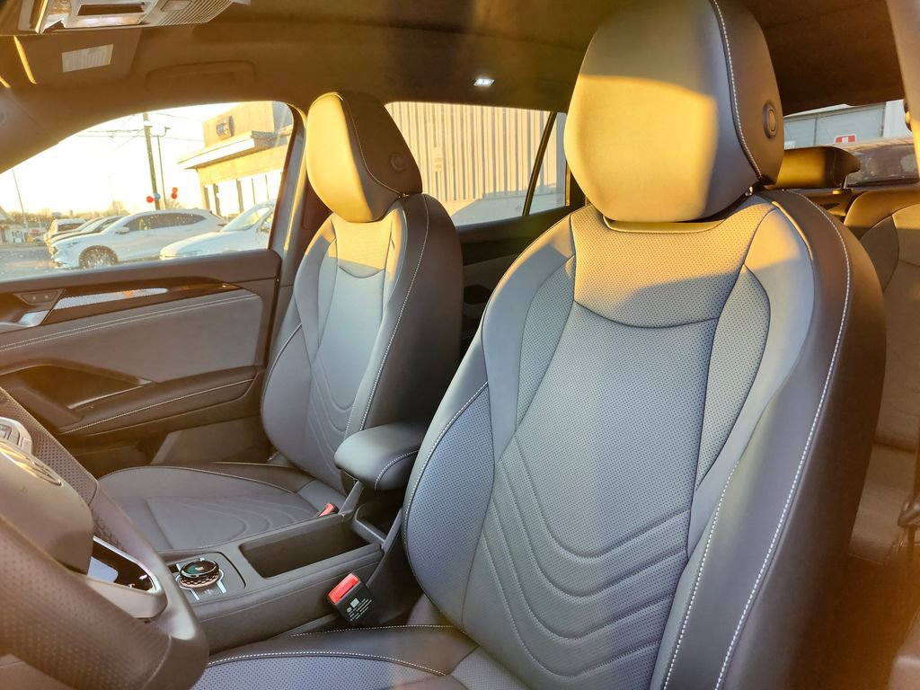 New 2026 Volkswagen Tiguan SE R-Line image 9