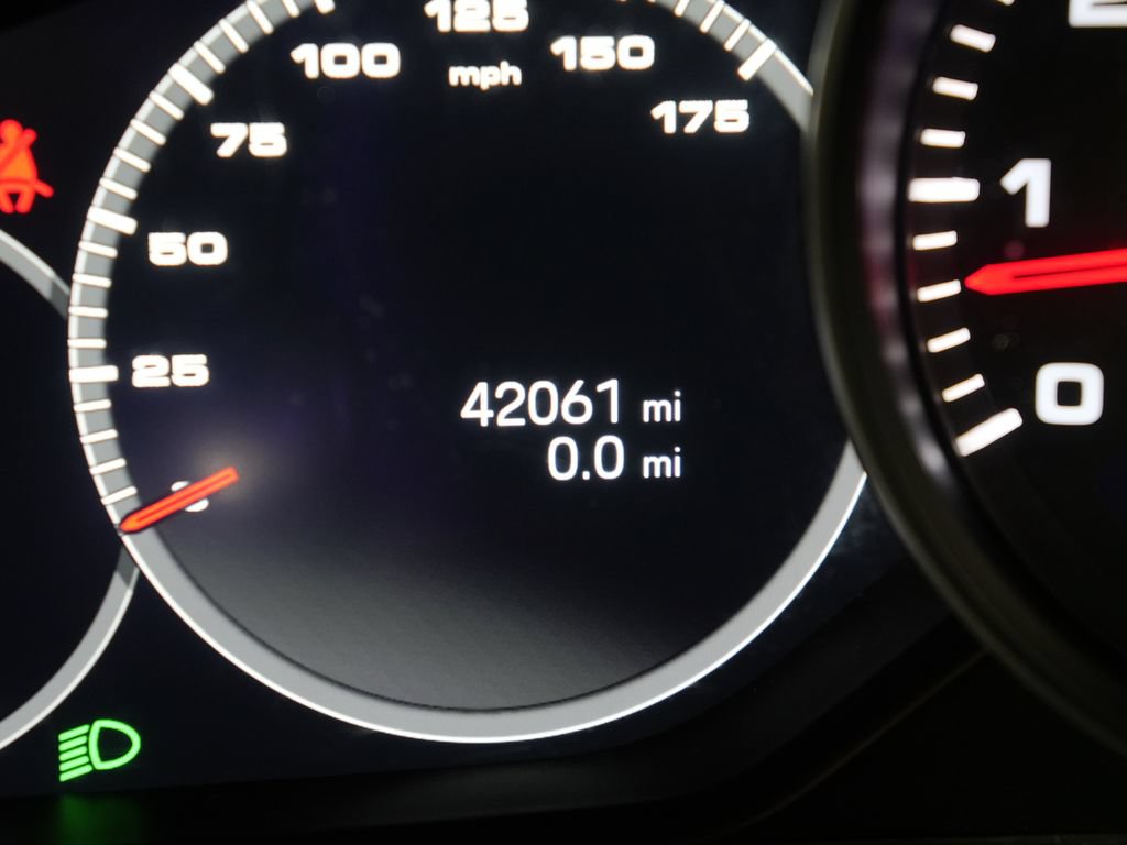 Certified 2023 Porsche Cayenne AWD/4WD image 24