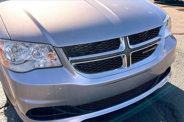 Used 2017 Dodge Grand Caravan SE w/ Power Window Group image 30