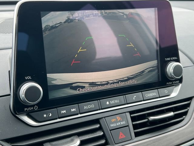 Used 2025 Nissan Altima 2.5 SV FWD image 21