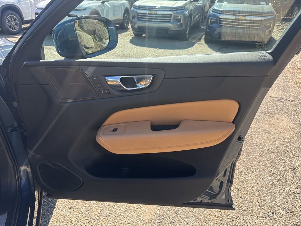 Used 2020 Volvo XC60 T5 Inscription w/ Protection Package Premier AWD/4WD image 17