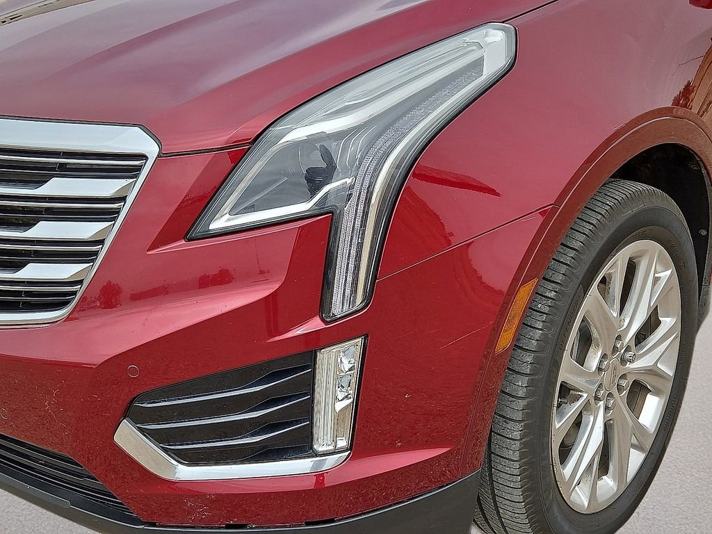 Used 2017 Cadillac XT5 Luxury w/ Driver Awareness Package FWD image 9