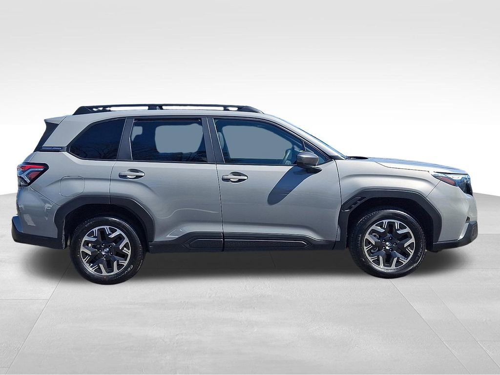 Used 2025 Subaru Forester Premium image 7