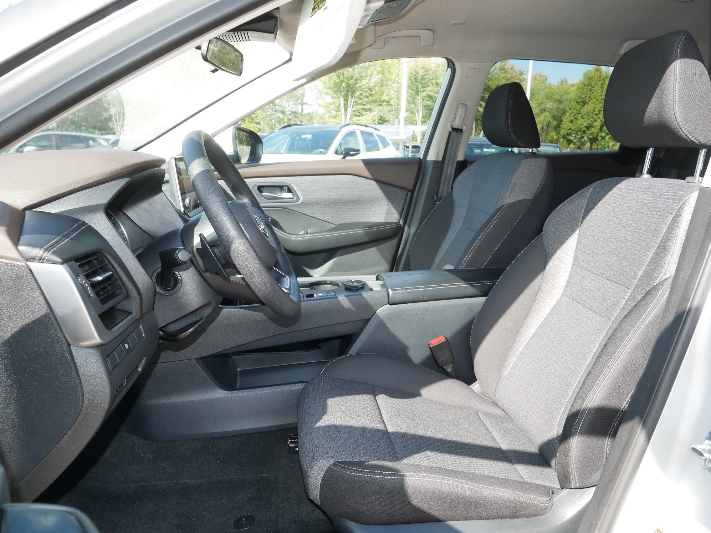 Certified 2023 Nissan Rogue SV AWD/4WD image 32
