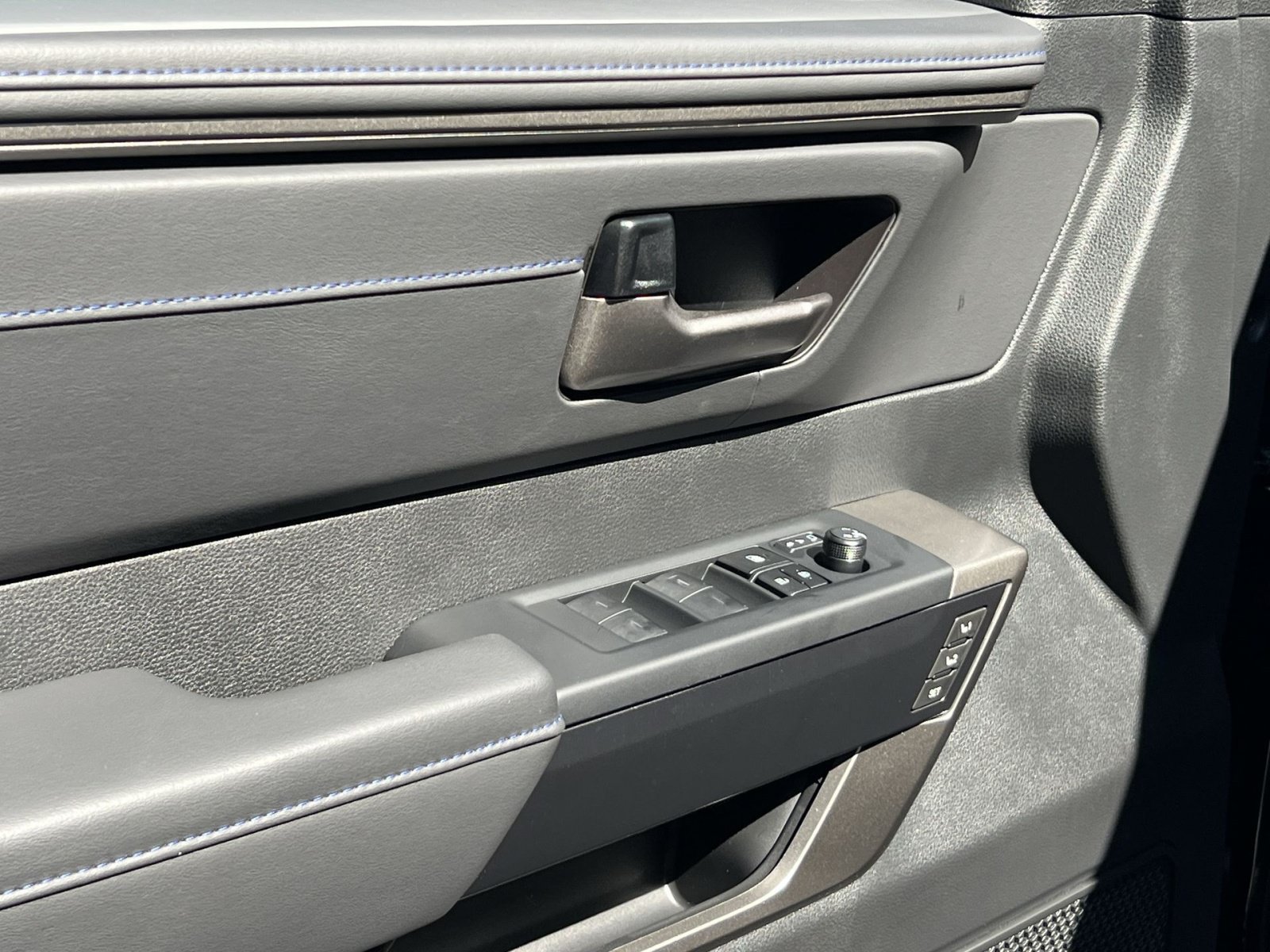 New 2026 Toyota Tundra Platinum AWD/4WD image 10