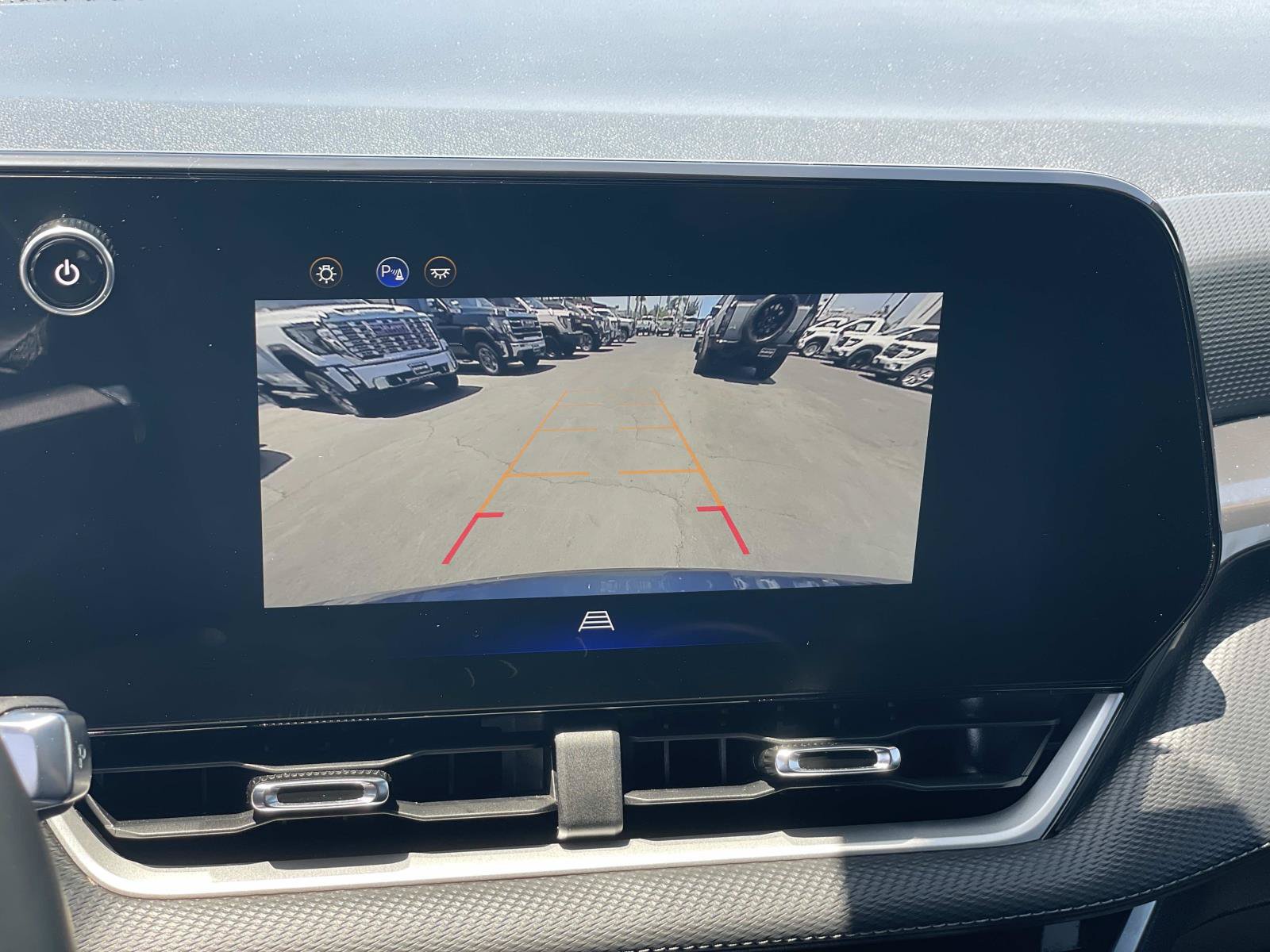 Used 2025 Chevrolet Equinox LT FWD image 16
