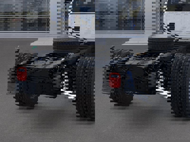 New 2026 Ford F550 image 21