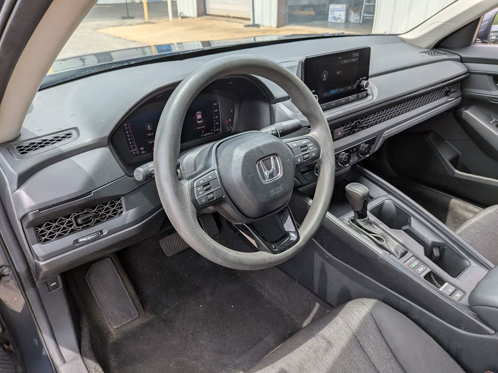Used 2025 Honda Accord LX image 31