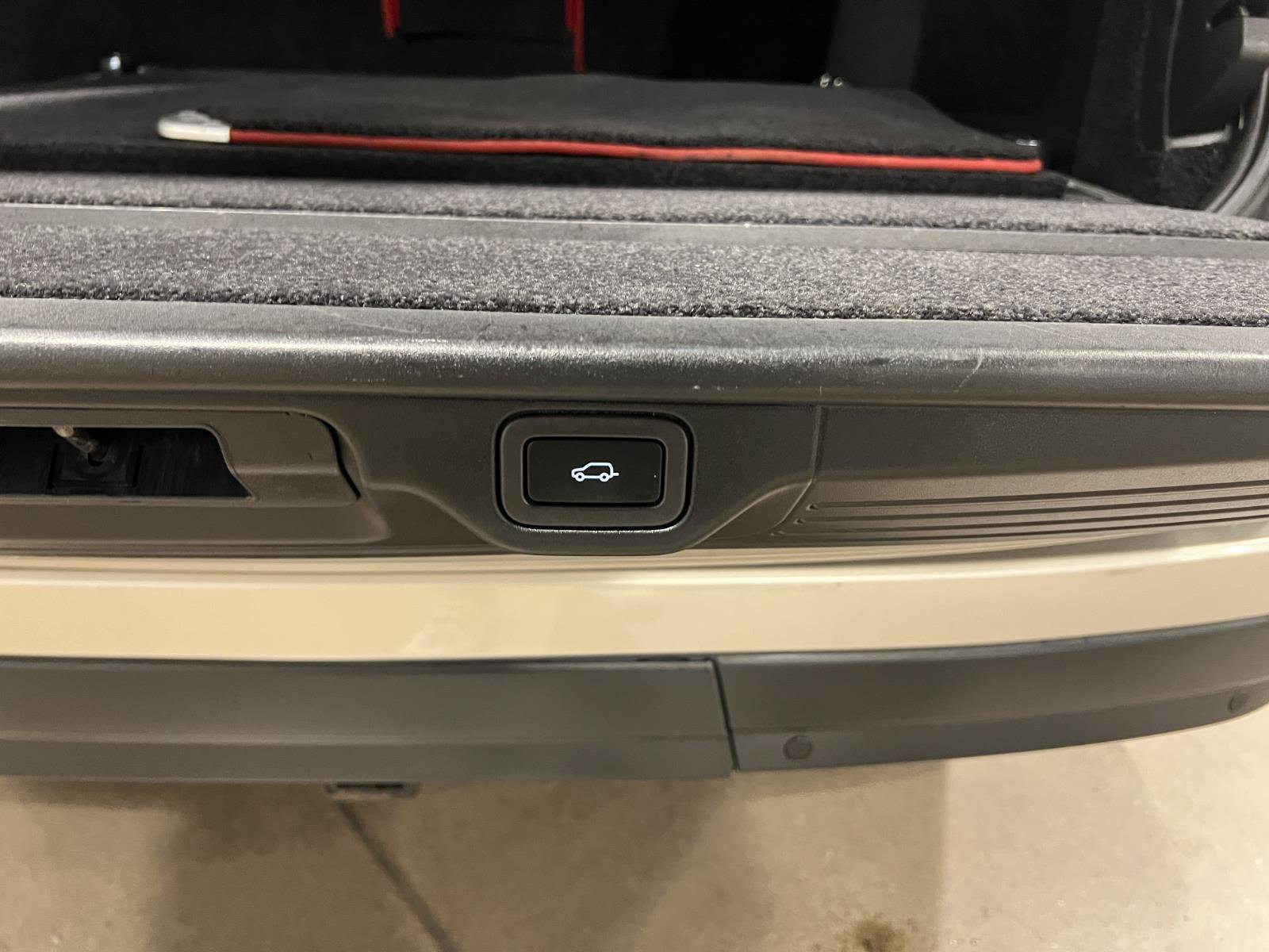 Used 2015 Land Rover Range Rover Autobiography image 39