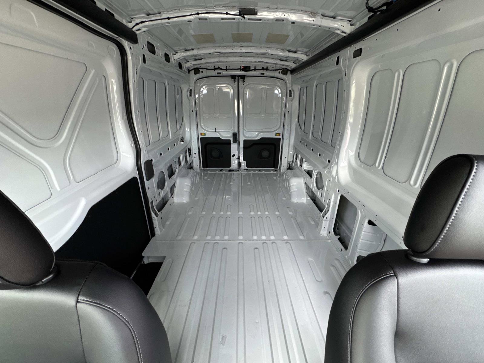 New 2026 Ford Transit 250 148 Medium Roof RWD image 7