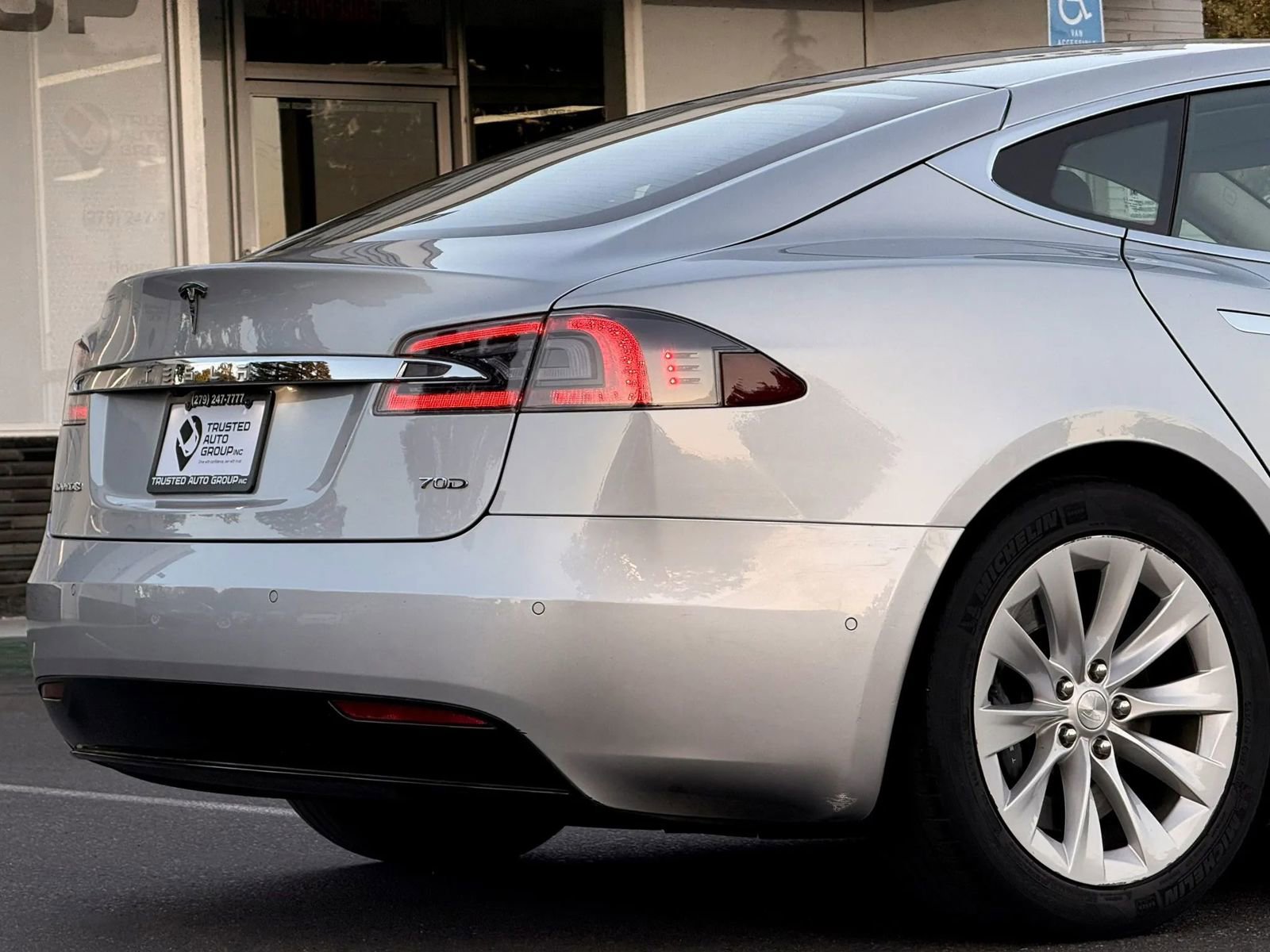 Used 2016 Tesla Model S 70D AWD/4WD image 9