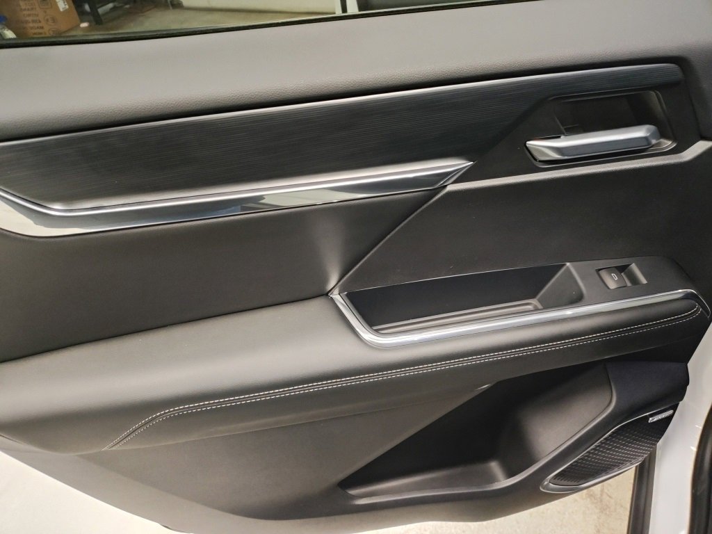 Used 2024 GMC Acadia Elevation w/ Black Edition image 29