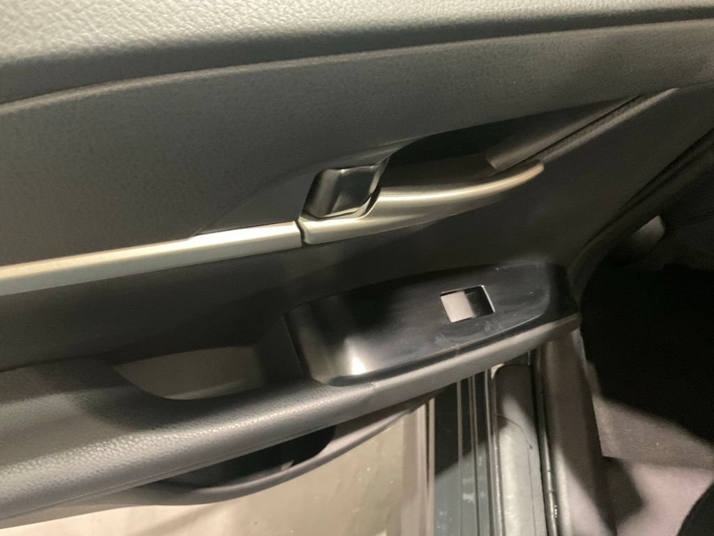 Used 2025 Toyota Camry SE FWD image 10