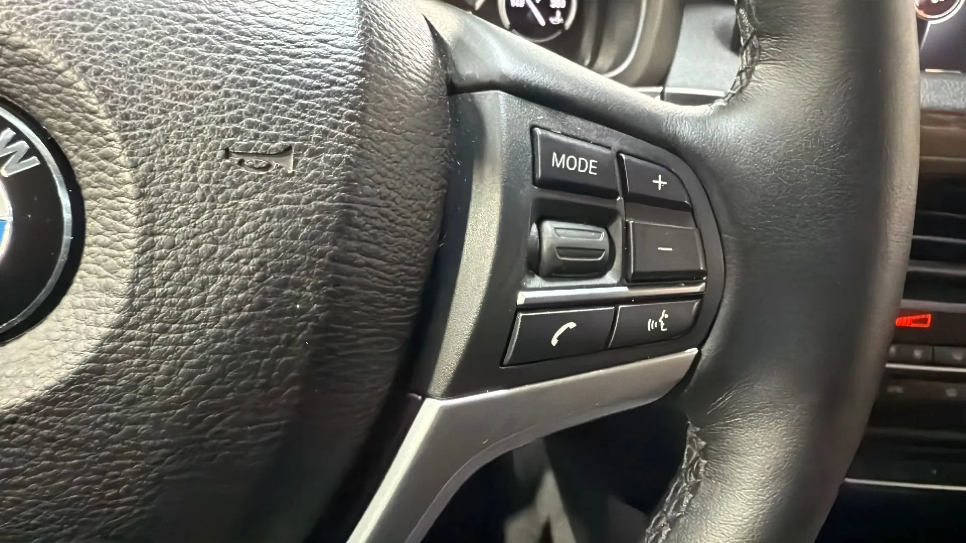 Used 2016 BMW X5 xDrive40e image 11